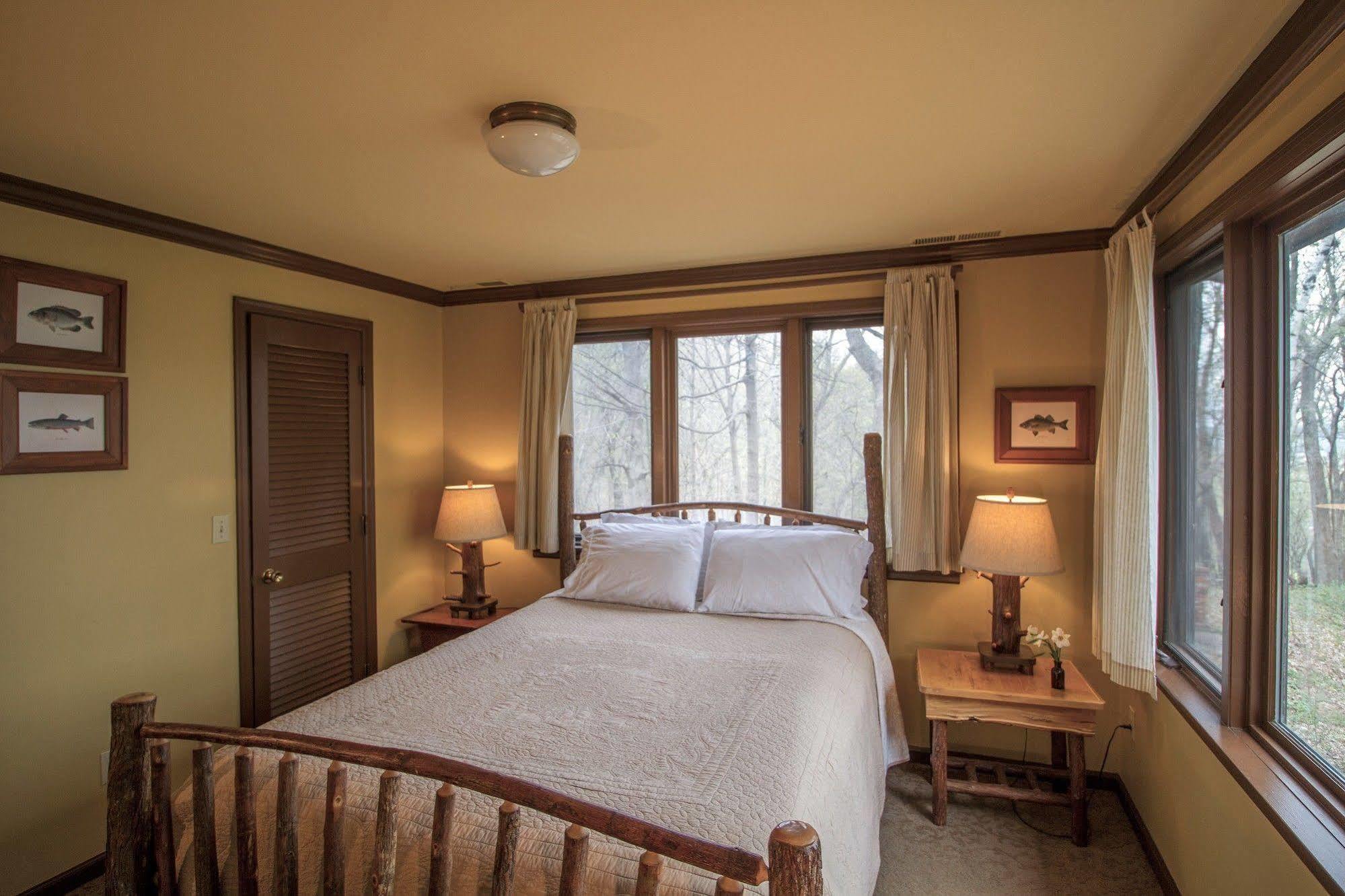 Four Mounds Inn Dubuque Exterior foto